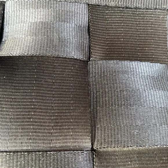 Harvey seatbelt purse Preloved - Picture 11 of 11